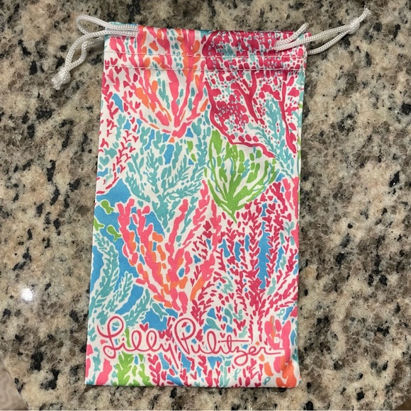 NWT Lilly Pulitzer Earrings with Lilly Pulitzer Dust Bag - Picture 3 of 3
